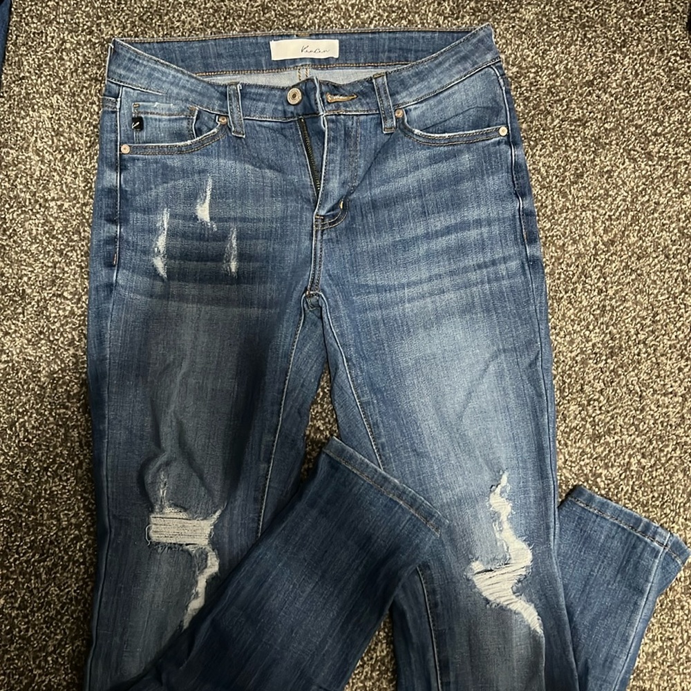 Kancan jeans size 7/27 in excellent condition new without tags